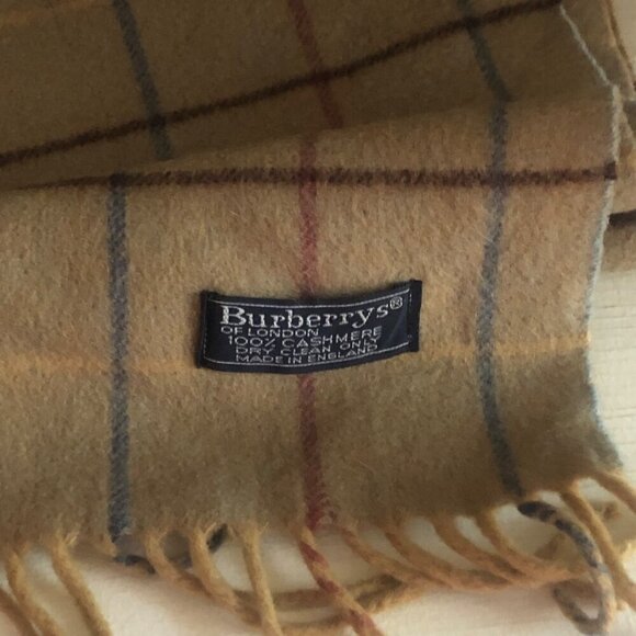 BURBERRY of London Cashmere Winter Scarf - Picture 4 of 11